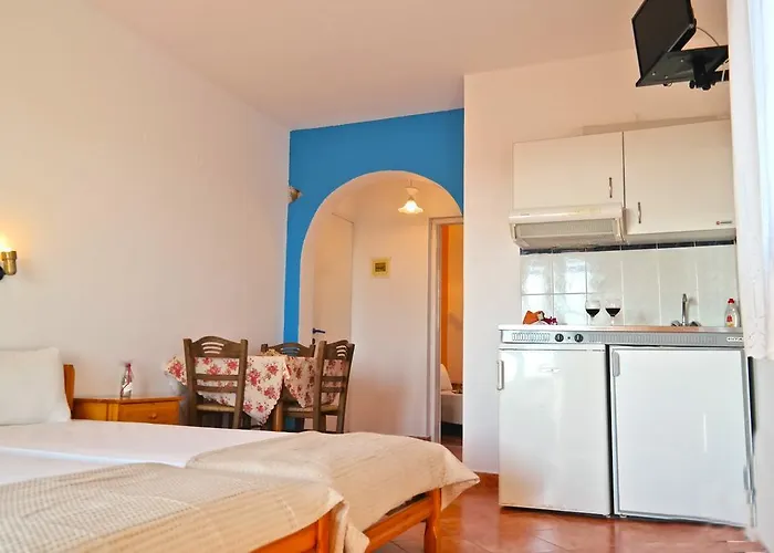 Manolis Lägenhetshotell 3*