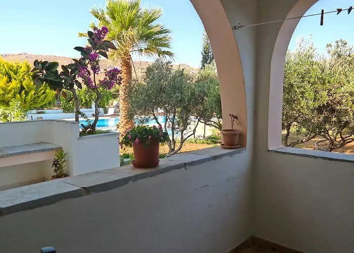 Manolis Lägenhetshotell