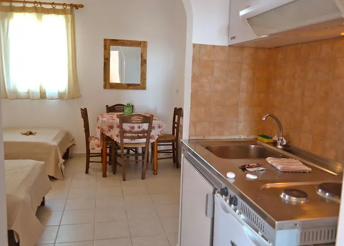 Manolis Lägenhetshotell 3*